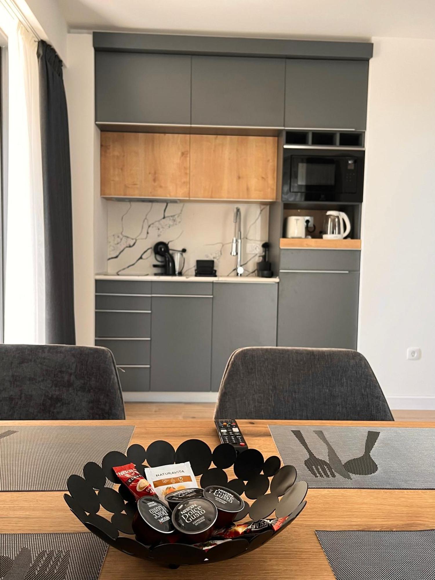 Мamma Mia Аpartments Apartment Budva Ngoại thất bức ảnh